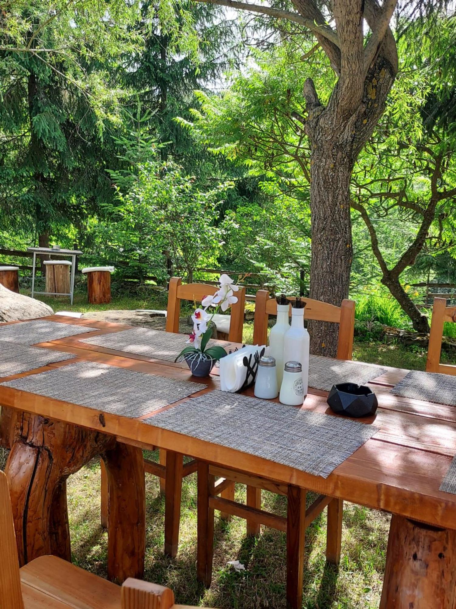 Pensiunea La Taverna Traisteni Bagian luar foto