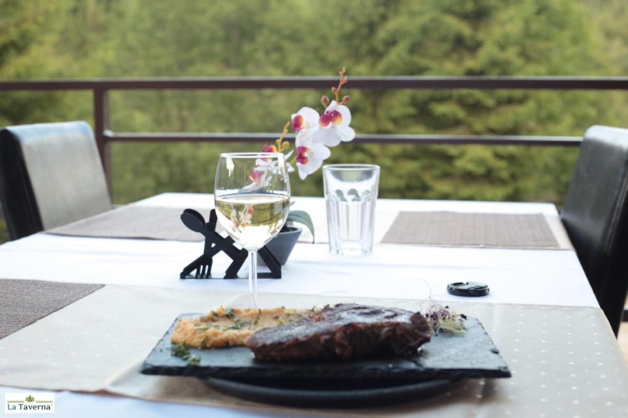 Pensiunea La Taverna Traisteni Bagian luar foto