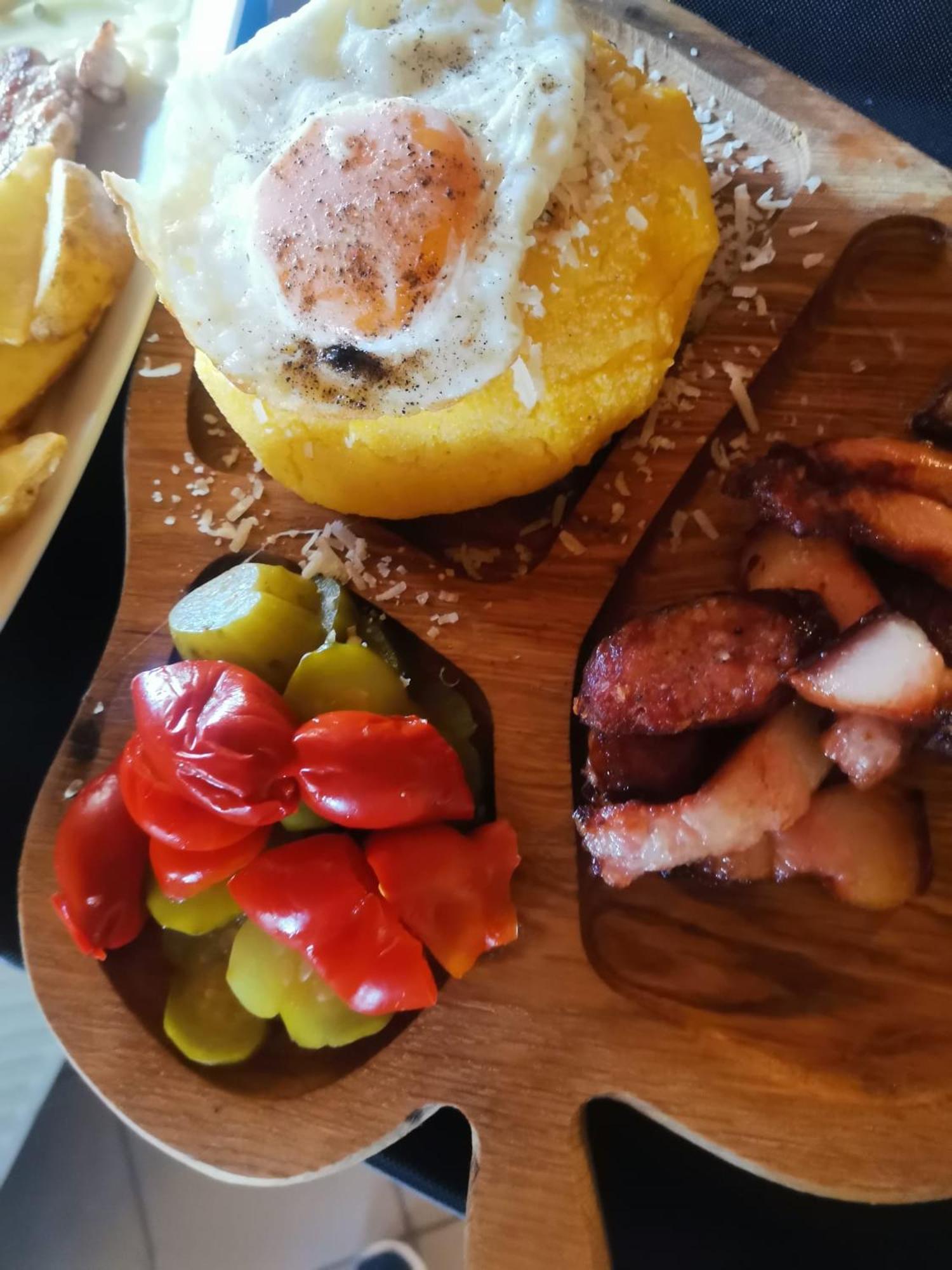 Pensiunea La Taverna Traisteni Bagian luar foto