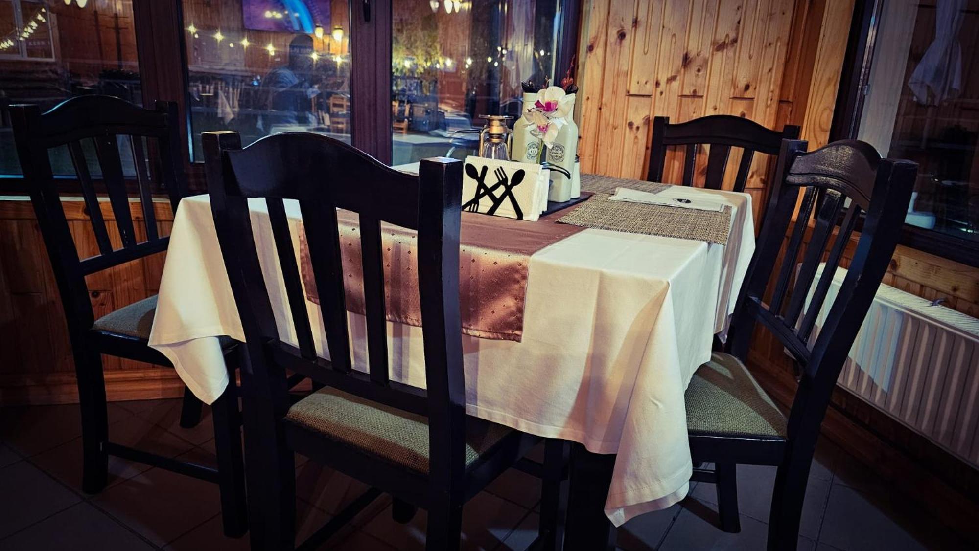 Pensiunea La Taverna Traisteni Bagian luar foto