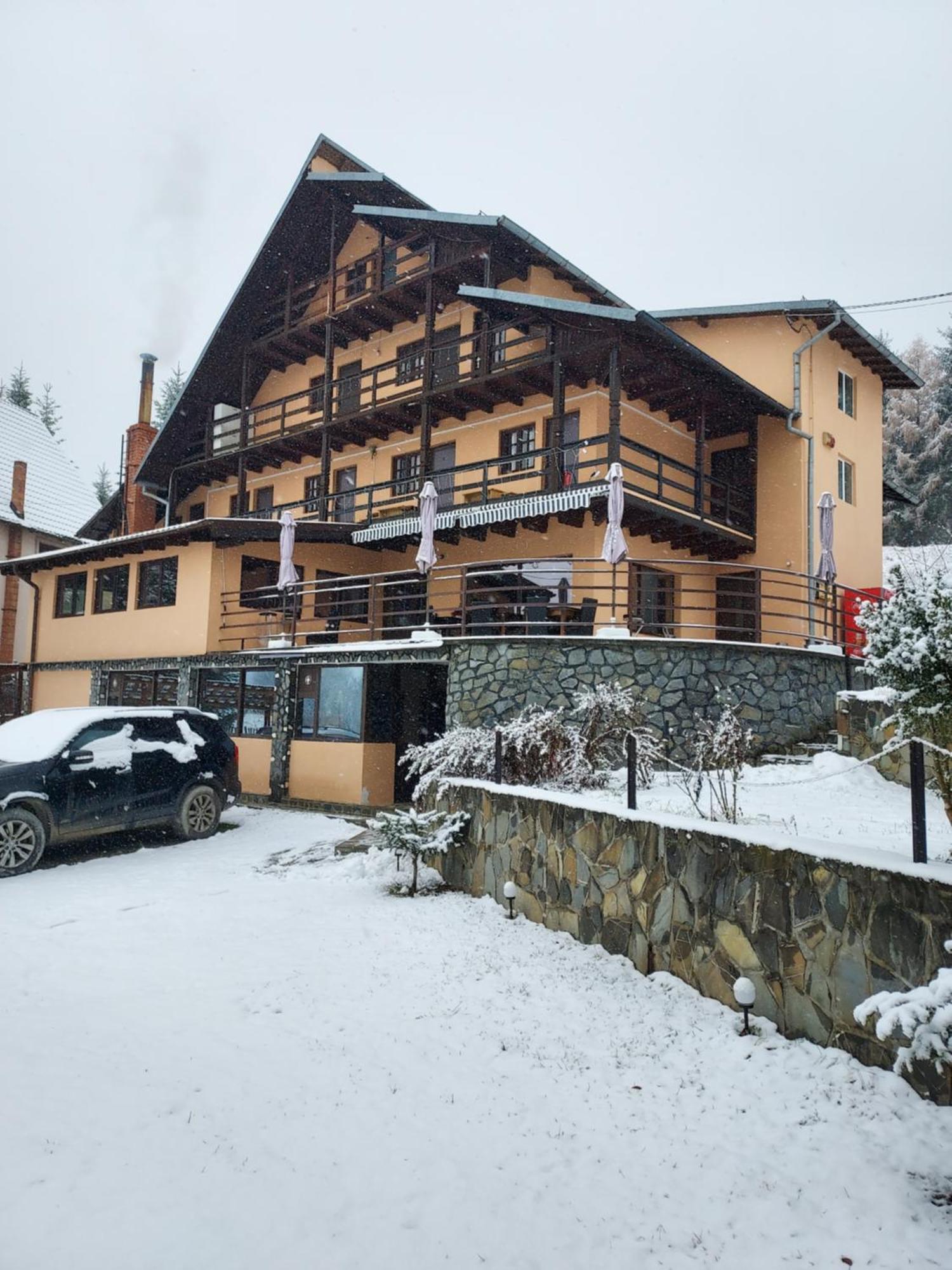 Pensiunea La Taverna Traisteni Bagian luar foto