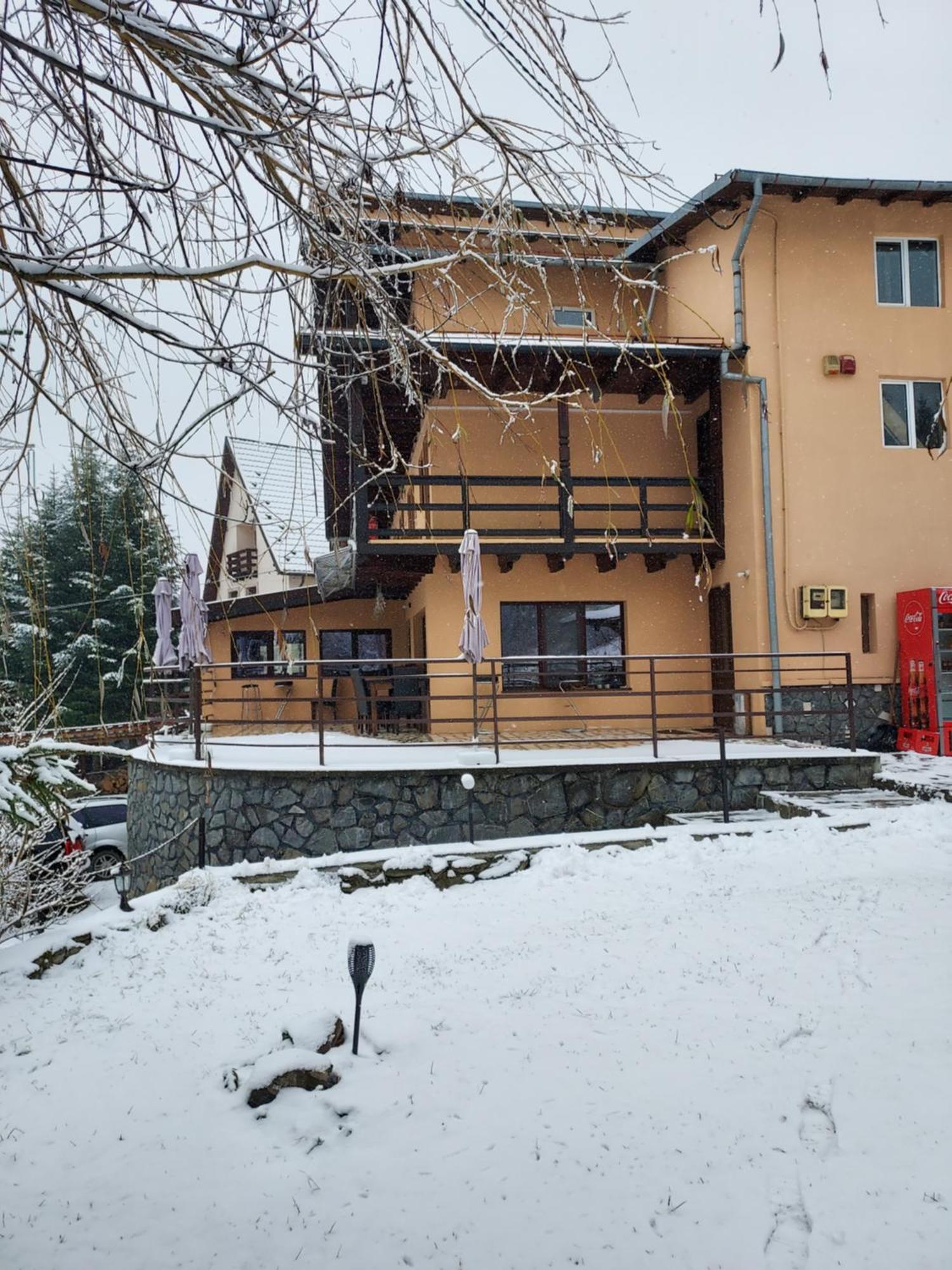 Pensiunea La Taverna Traisteni Bagian luar foto